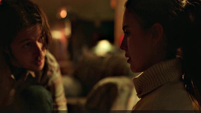 Brunette bombshell Margaret Qualley enjoys outdoor kissing and topless sex in smiley indoor video