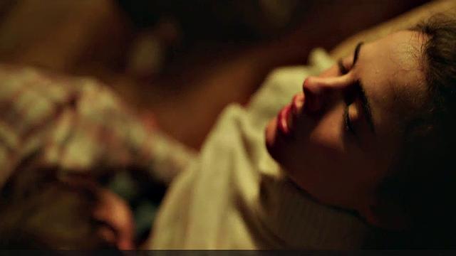 Brunette bombshell Margaret Qualley enjoys outdoor kissing and topless sex in smiley indoor video