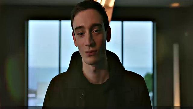 Brunette bombshell Margaret Qualley enjoys outdoor kissing and topless sex in smiley indoor video