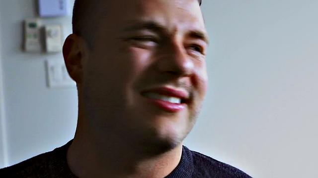 Bisexual anal dudes penetrate 21yo in threesome