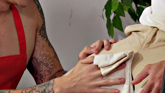 Tattooed waiter barebacks guest till facial