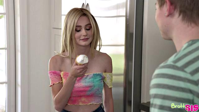 Stepbrother's Little Dicky - S19:E2