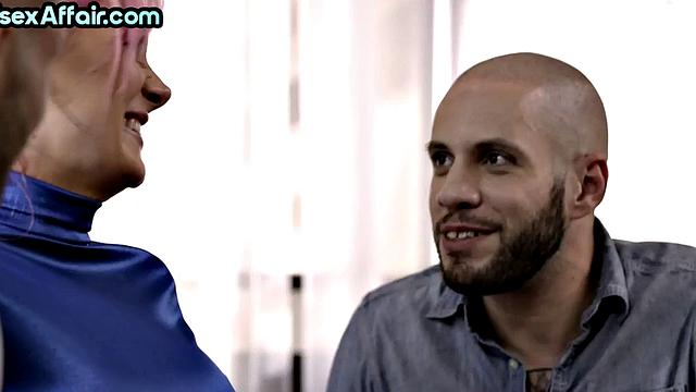 Bigbooty bisex babe pussylicked while riding BBC in threesome