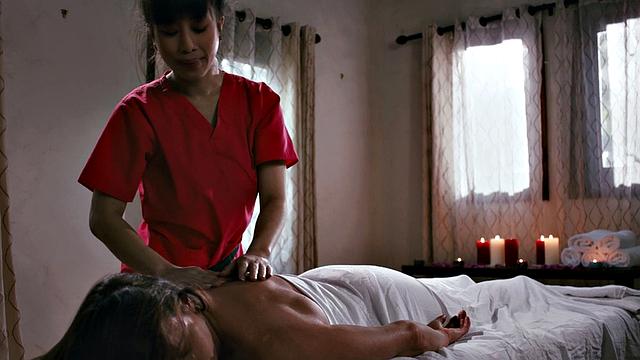 Oriental masseuse pussylicking and tribbing