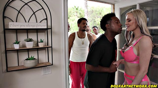 Desperate Kenzie Taylor BBC Blowbang - DFXtra