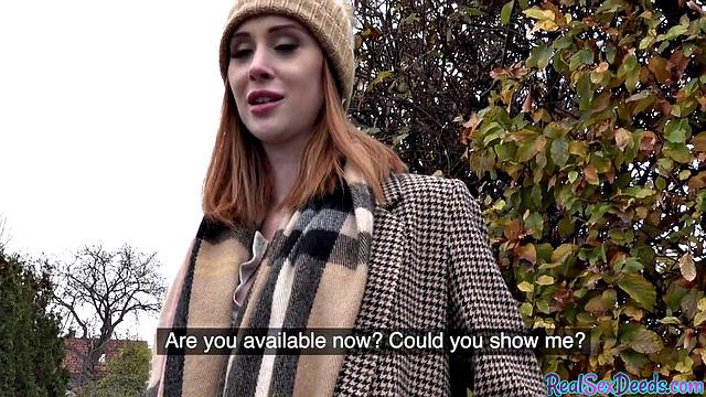 британская рыжая в чулках кайфует от кунилингуса и трахается на улице