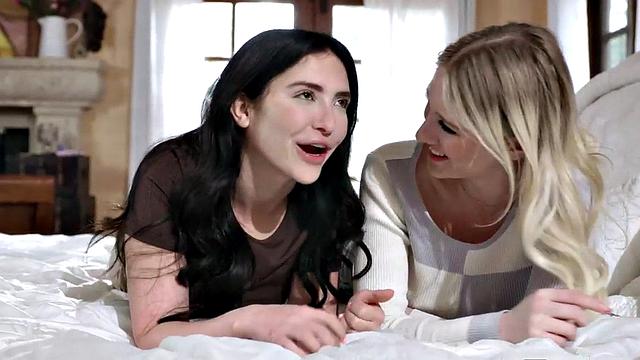 Lez bitches enjoy making pussies wet in threesome sex