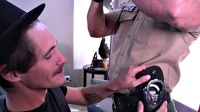 Ripped cop barebacking magician in erotic couple