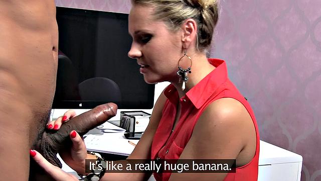 Agent gets a huge load after deepthroating a BBC on the couch