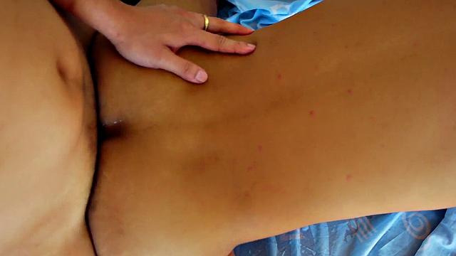 Golden Asian twinks enjoy pissing sex till cumshot