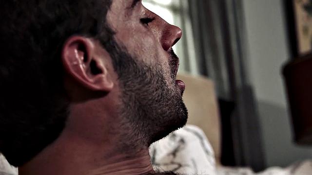 Curvy babe sucking cock before doggystyle sex