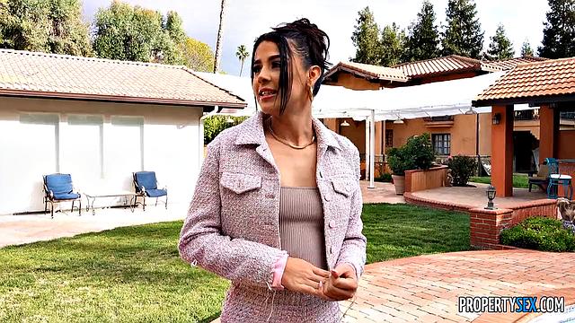 Купил особняк - получил Кайли Rocket в нагрузку, теперь риэлтору реально жарко!