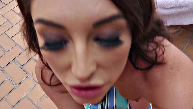 Neighbor Pervs On Hot Babe