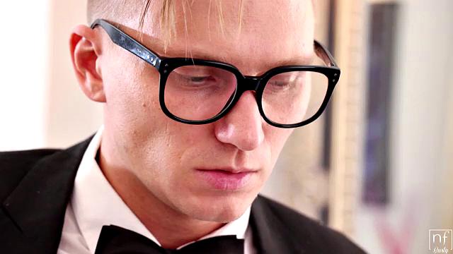 here to serve - S12:E4