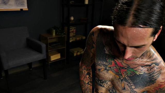 Mesmerized office jock in fishnets fucks his boss