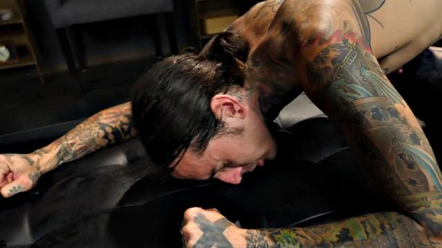 Mesmerized office jock in fishnets fucks his boss