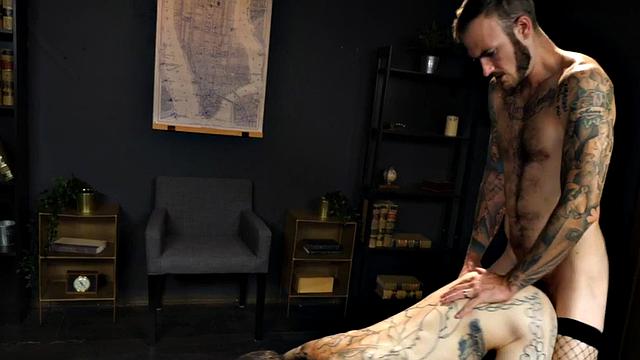 Mesmerized office jock in fishnets fucks his boss