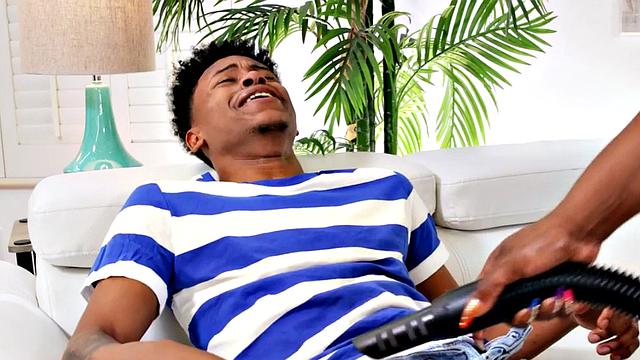 Curvy Nubian maid enjoys facesit while nailed by man