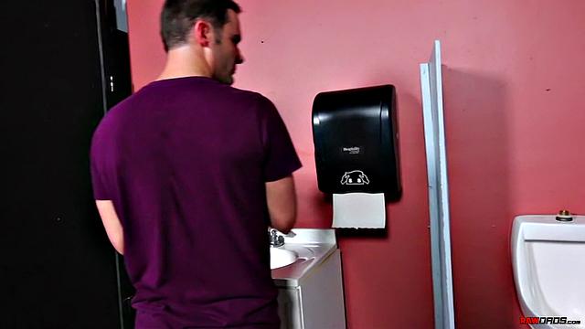 Mason Gets Enticed At The Urinals - Jake Morgan &amp;amp; Mason Learns