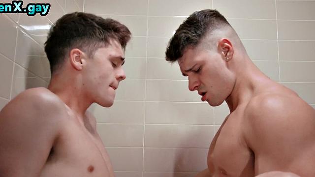 Manly stud barebacks skinny twink in bathtub