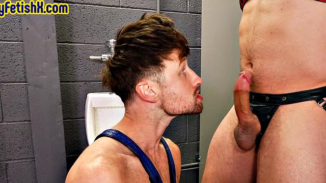 Anal gaping during session