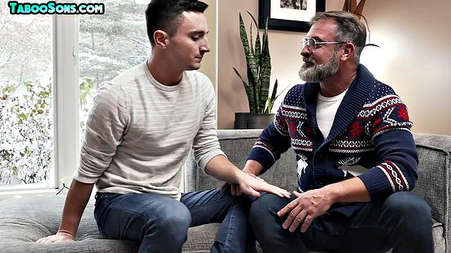 Skinny twunk fingered by busty zaddy