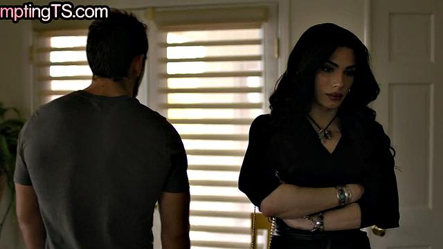 Cockhungry tiny lover got bareback in cowgirl on bed