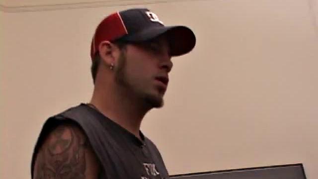 Skater Elijah Beats Off