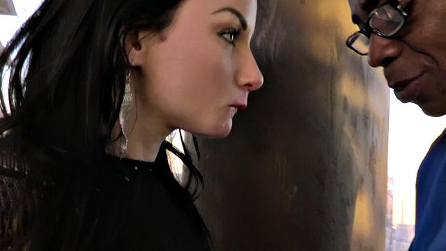 Blackhair babe blowing BBC before assfucked in cowgirl