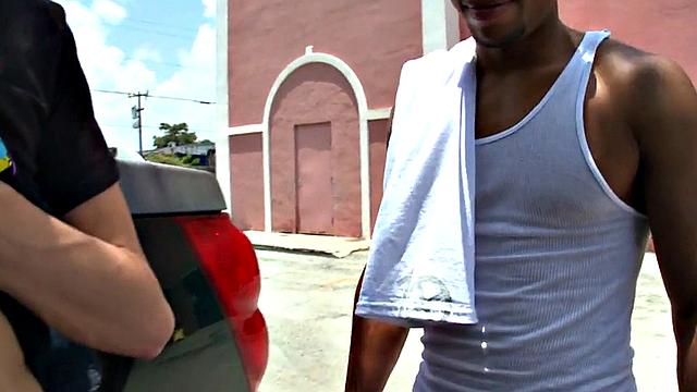 Bottom black nympho gay fucked in anal by white dick