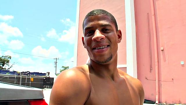 Bottom black nympho gay fucked in anal by white dick