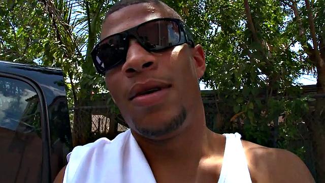 Bottom black nympho gay fucked in anal by white dick