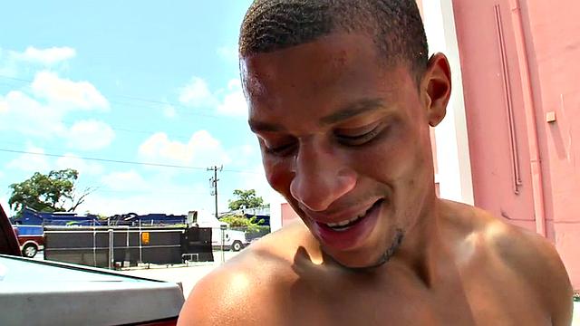 Bottom black nympho gay fucked in anal by white dick