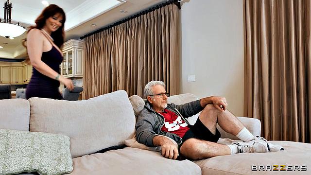 Fucked by Gamer Girl And Stepmom