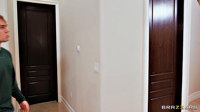 Fucked by Gamer Girl And Stepmom