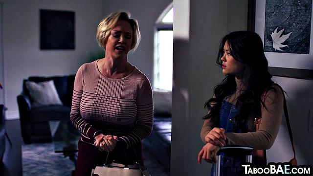 Curvy MILF pussyeaten by Asian GF