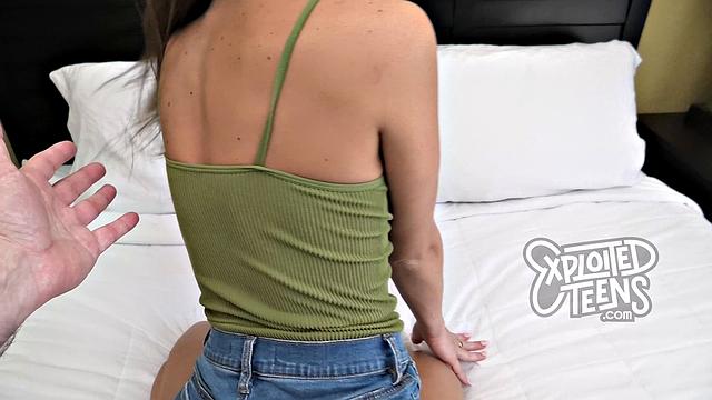 Watch this unbelievably sexy amateur teen suck a fat dick