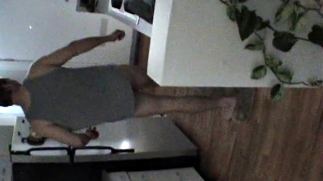 Sexy GF Enjoys A Shower And A Shave