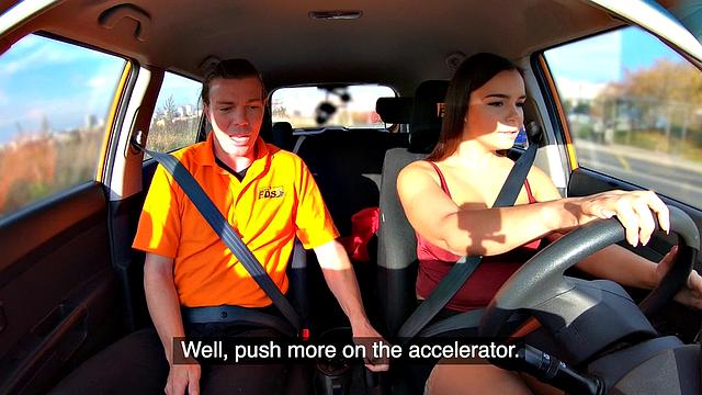 Пышная европа делает 69 инструктору - он учит не только на права