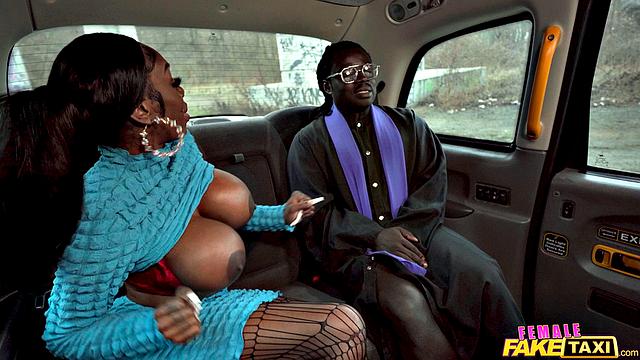 Священник не выдержал соблазна и трахнул в такси