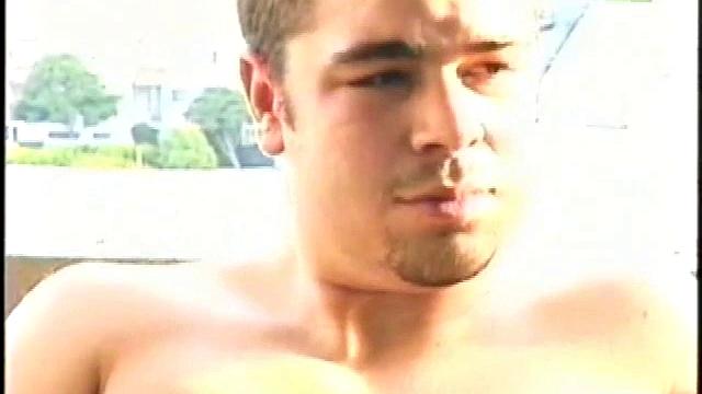 tony hammer дрочит помужски и выдает зрелищный финиш