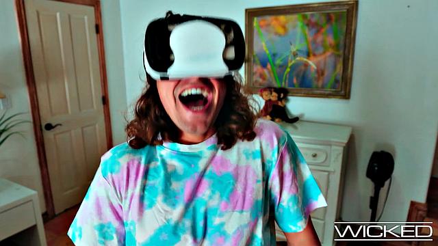 Wicked - JEWELZ BLU TRIES VR & Gets Fucked Doggystyle