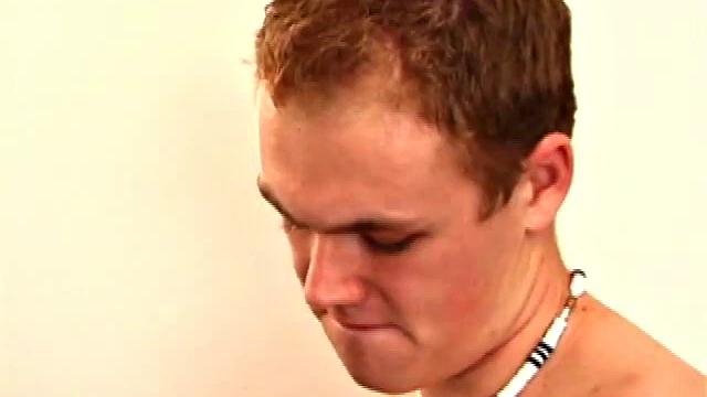 Бретт и Кайл сосут друг другу и трахаются на столе