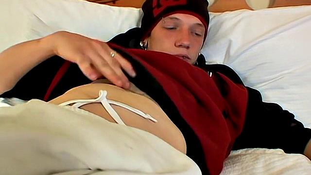 Взрослый скейтер снимает соло и оставляет липкий сюрприз, без шлема