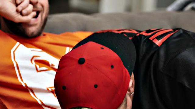 Barebacked stud loves fucking asshole in missionary