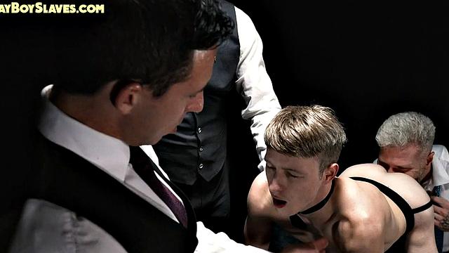 Real 21yo sub barebacked in voyeur 3some by DILFS