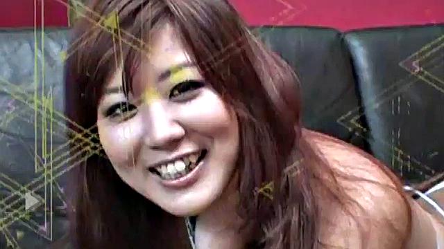 Pussy toyed asian gets dildo deep