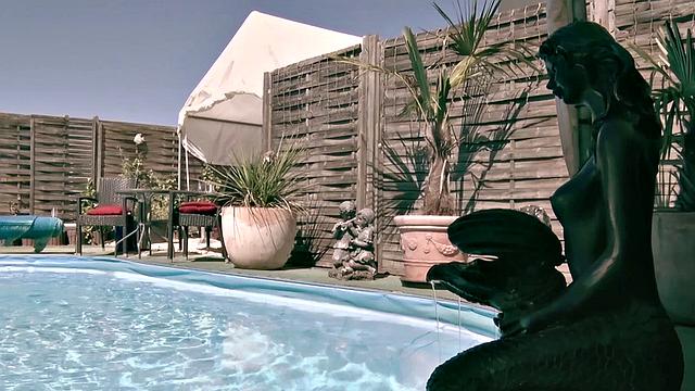 Big Mama Hunting For Sperm, Now It's White