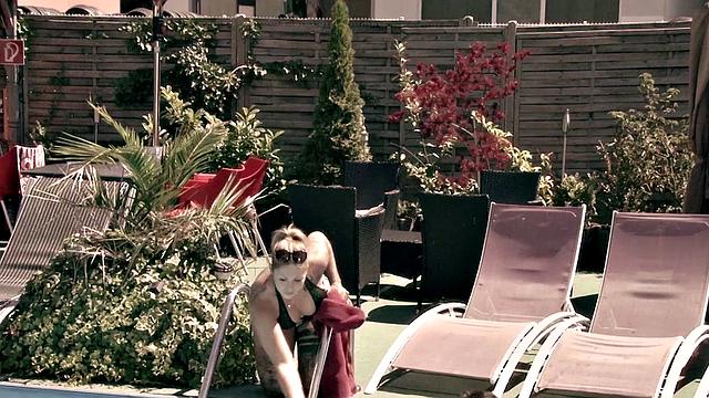 Big Mama Hunting For Sperm, Now It's White