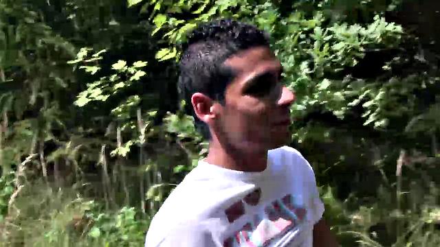 Джексон Вайлд дрочит другу на природе, шутит про большой размер и к счастью не забывает салфетки.